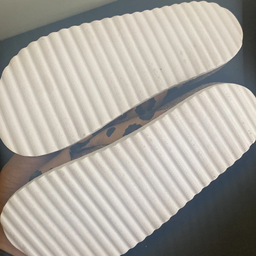 Kids slip on shoes